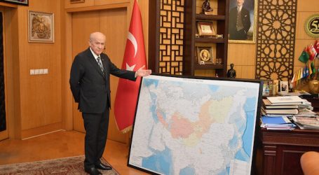 زعيم الحركة القومية يُهنّئ أردوغان بعقد قمة الدول التركية